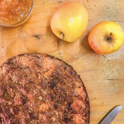 Bolo de maçã e canela