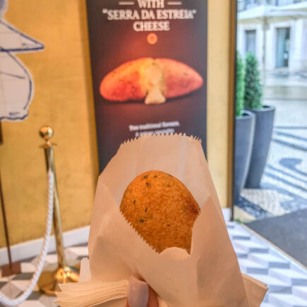 pastel de bacalhau com queijo da serra